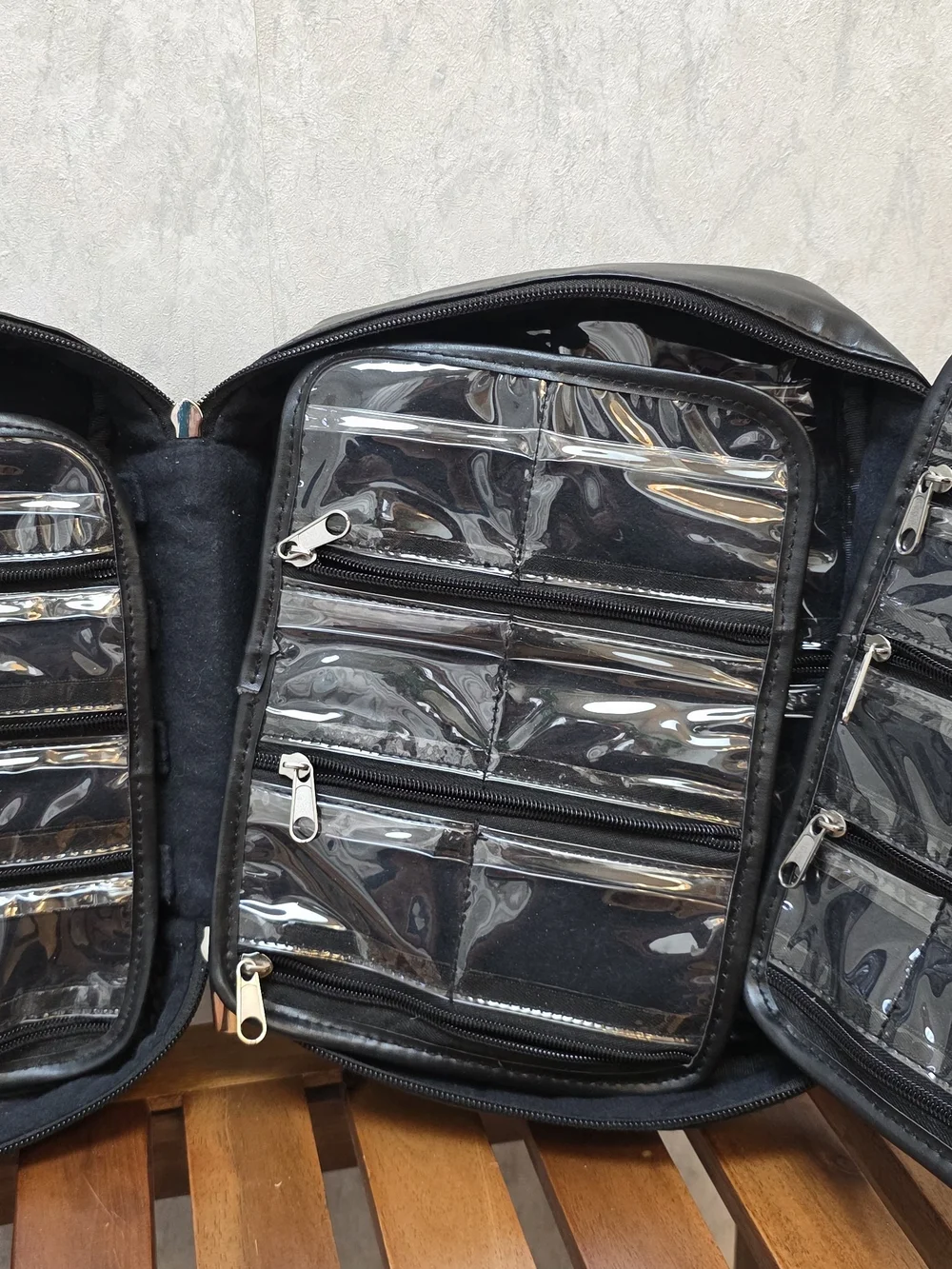 Borghese structured leather